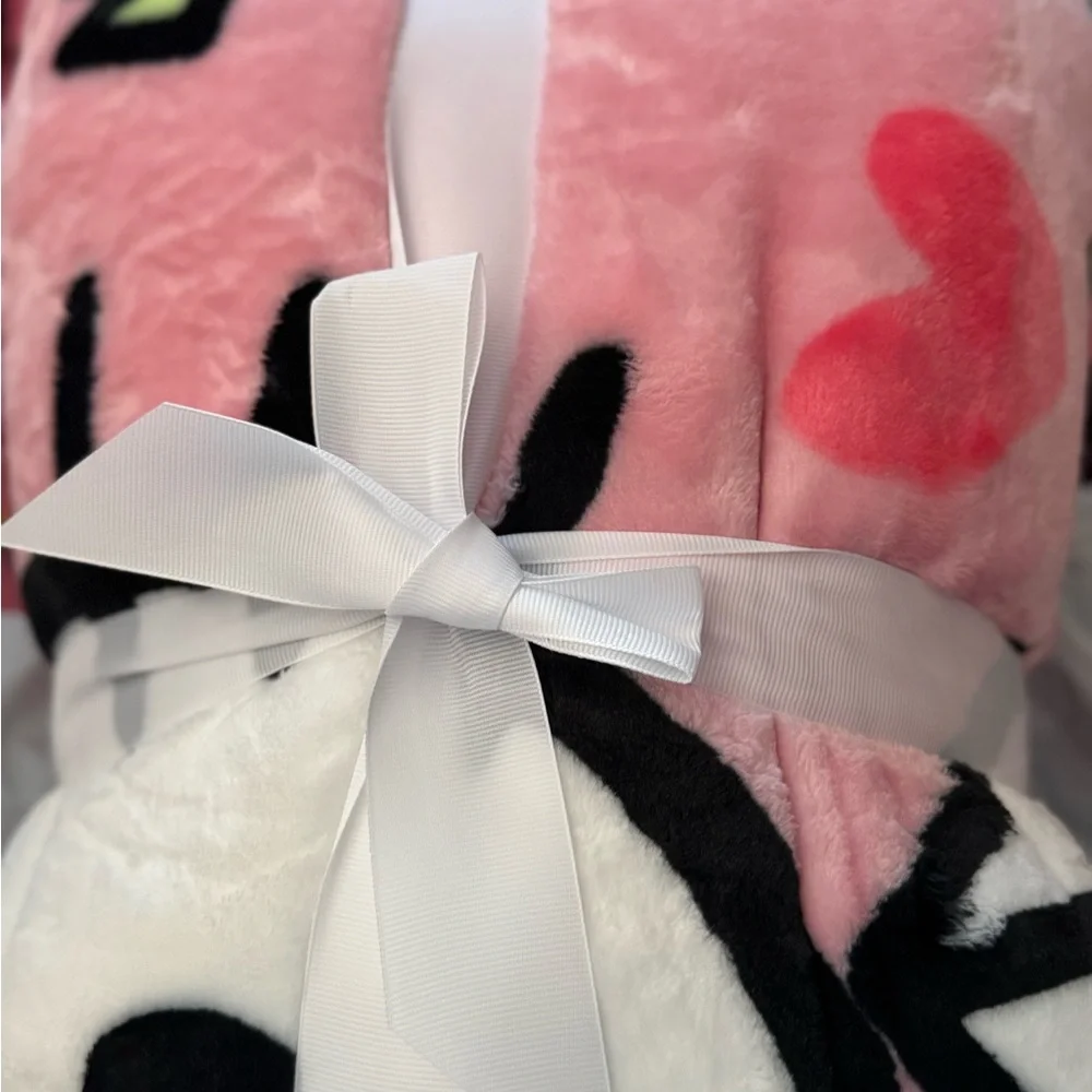 New hello kitty blanket valentines theme